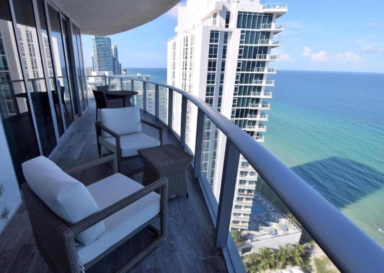 Contemporary Beach Resort Condos Dania Beach Exterior foto