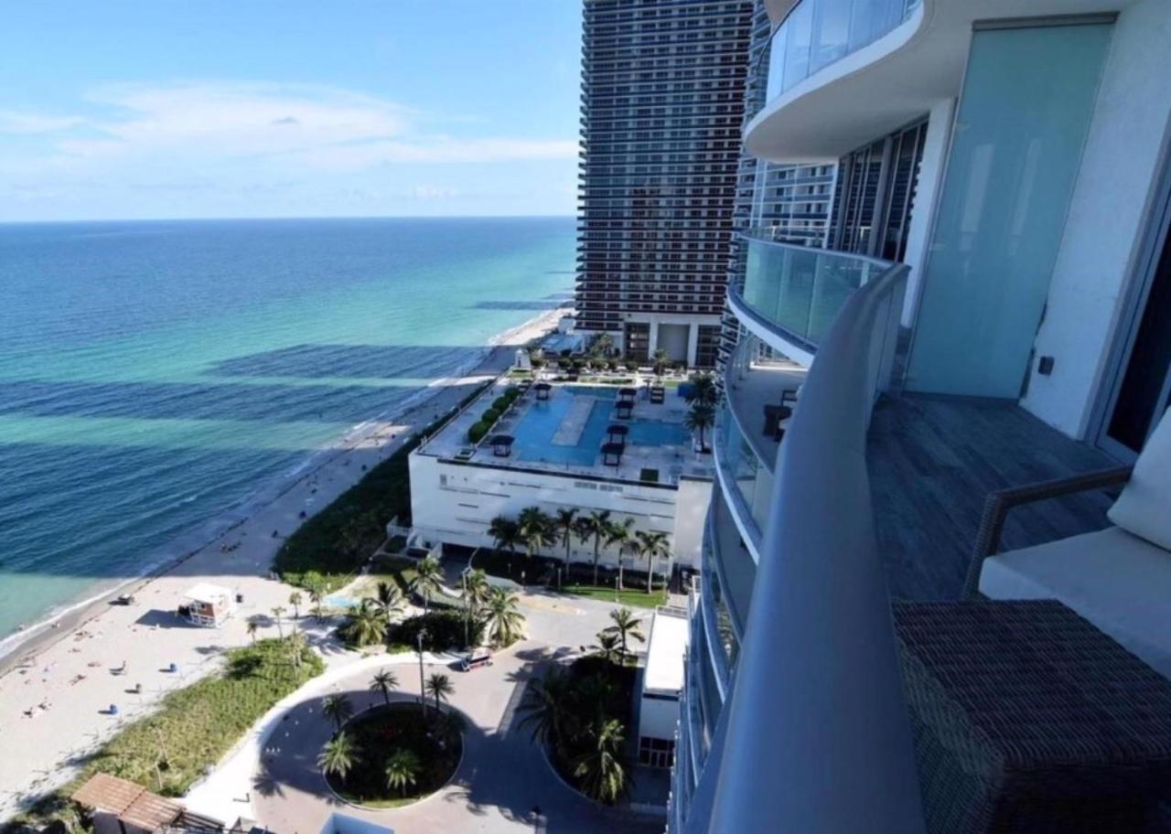 Contemporary Beach Resort Condos Dania Beach Exterior foto