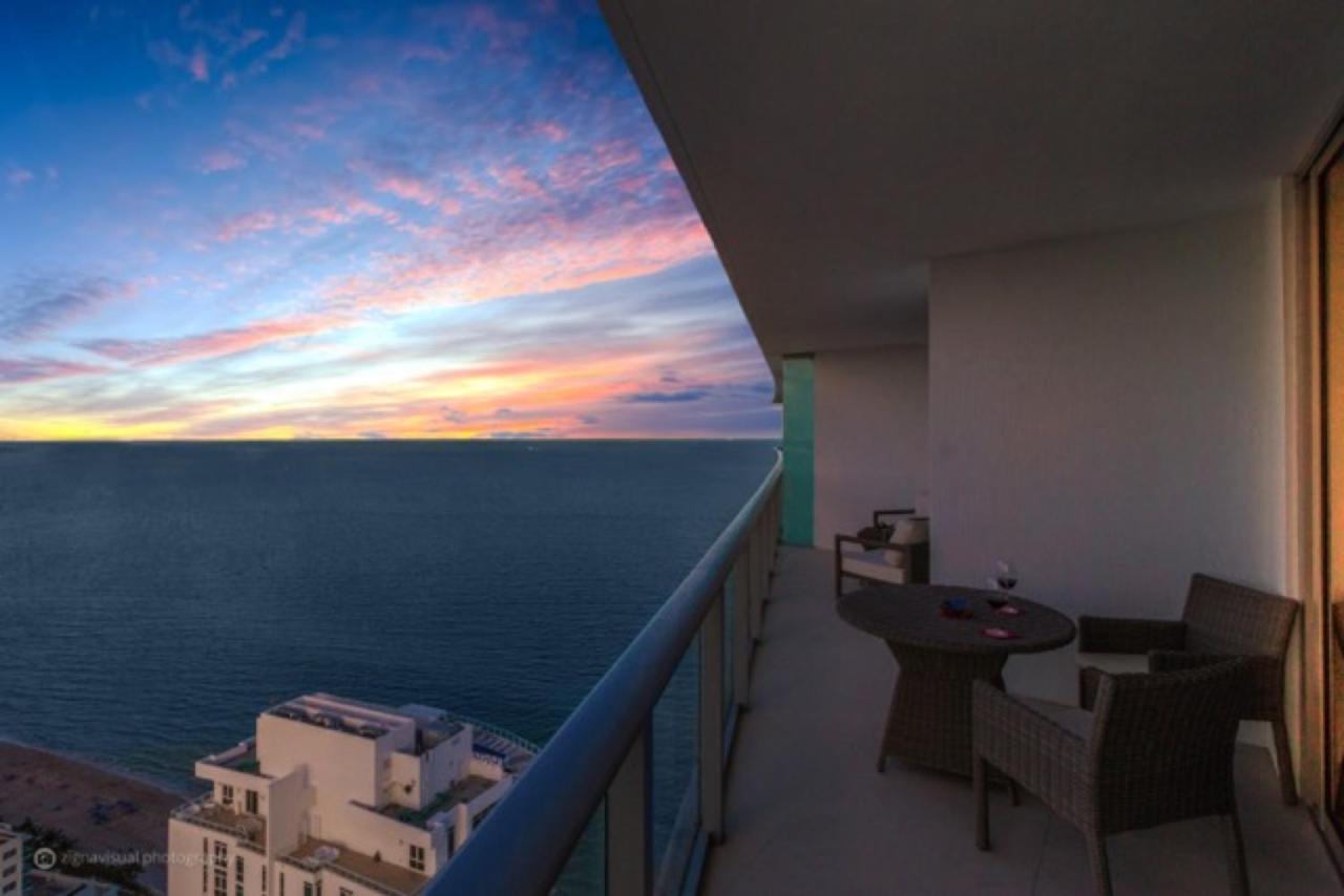 Contemporary Beach Resort Condos Dania Beach Exterior foto